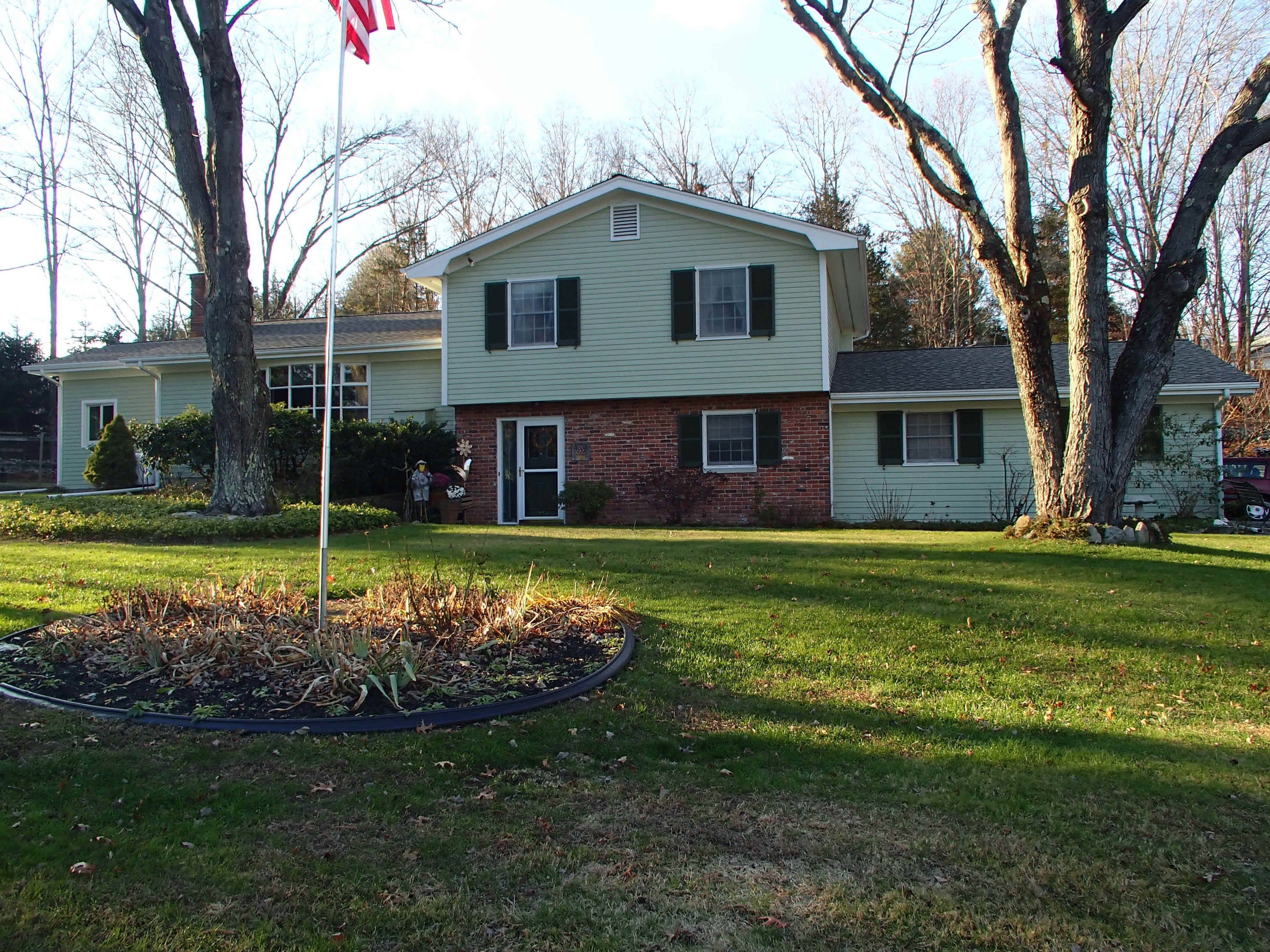 Building photograph for 66 CANFIELD DR
